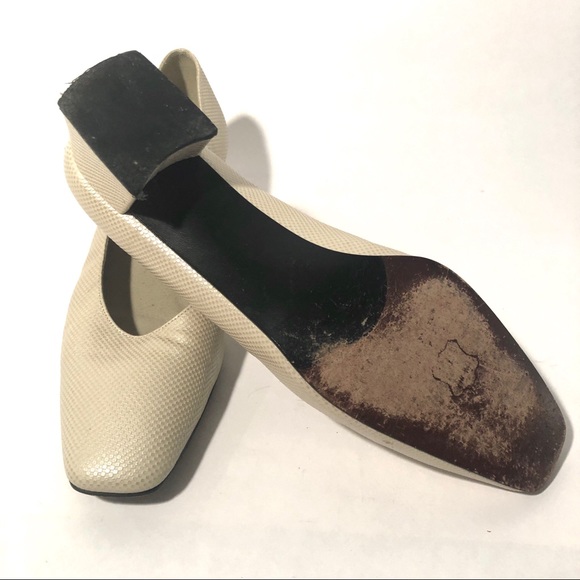 Stuart Weitzman ivory pump heels - Picture 4 of 7